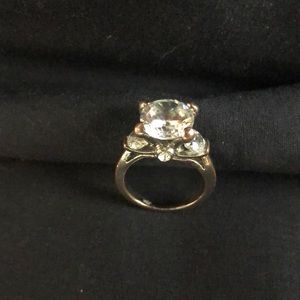 Vintage Ring Size 7 silver tone with white crystal stones
